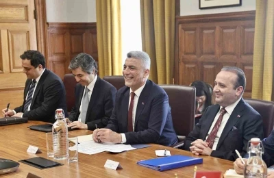 Bakan Bolat, İngiliz mevkidaşı Reynolds ile g&ouml;r&uuml;şt&uuml;
