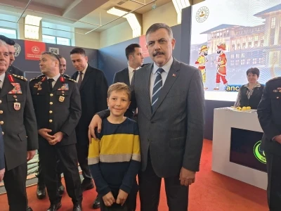 Bakan &Ccedil;ift&ccedil;i: '&Ccedil;ocuklarımıza trafik bilinci kazandırmayı hedefliyoruz'