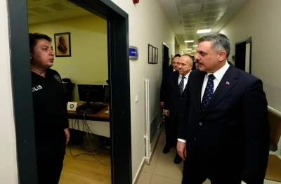 Bakan &Ccedil;ift&ccedil;i, polis merkezi amirliğini ziyaret etti