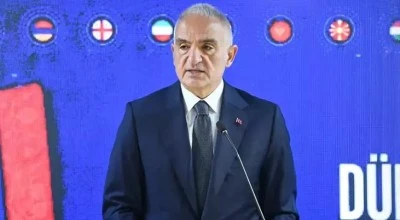 Bakan Ersoy, 'D&uuml;nya Dillerinde T&uuml;rk&ccedil;e S&ouml;zl&uuml;ğ&uuml;'n&uuml; kamuoyuna tanıttı