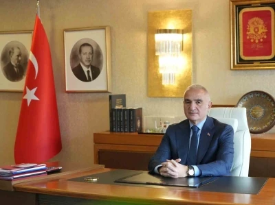 Bakan Ersoy: "S&uuml;mela Manastırı&rsquo;nı yeniden ziyaret&ccedil;ilerimizle buluşturduk"