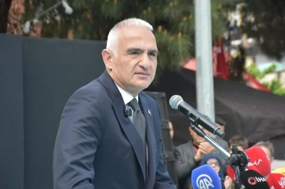 Bakan Ersoy: 'K&uuml;lt&uuml;r Yolu Festivali'ni &uuml;lke geneline yayacağız'