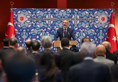 Bakan Fidan, Almanya'daki T&uuml;rklerle bir araya geldi