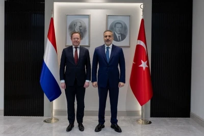 Bakan Fidan, Hollandalı mevkidaşı Van Weel ile g&ouml;r&uuml;şt&uuml;