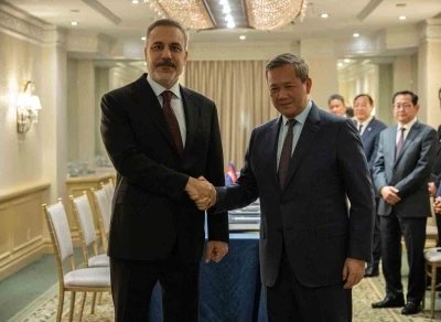 Bakan Fidan, Kambo&ccedil;ya Başbakanı Hun Manet ile bir araya geldi