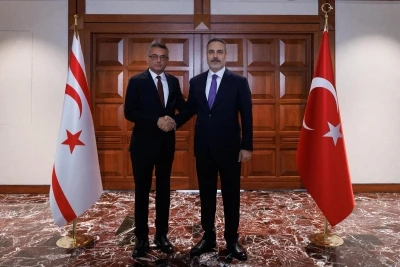 Bakan Fidan, KKTC Cumhurbaşkanı Erh&uuml;rman ile bir araya geldi