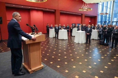 Bakan Fidan, T&uuml;rkiye&rsquo;nin Berlin B&uuml;y&uuml;kel&ccedil;iliğini ziyaret etti