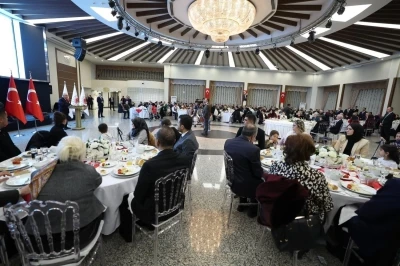 Bakan G&uuml;ler, şehit aileleri ve gazilerle iftarda bir araya geldi