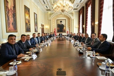 Bakan G&uuml;rlek, Nevşehir heyeti ile bir araya geldi