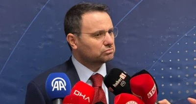 Bakan G&uuml;rlek: "Sosyal medya, hukuk dışı ve denetimsiz bir alan değildir"