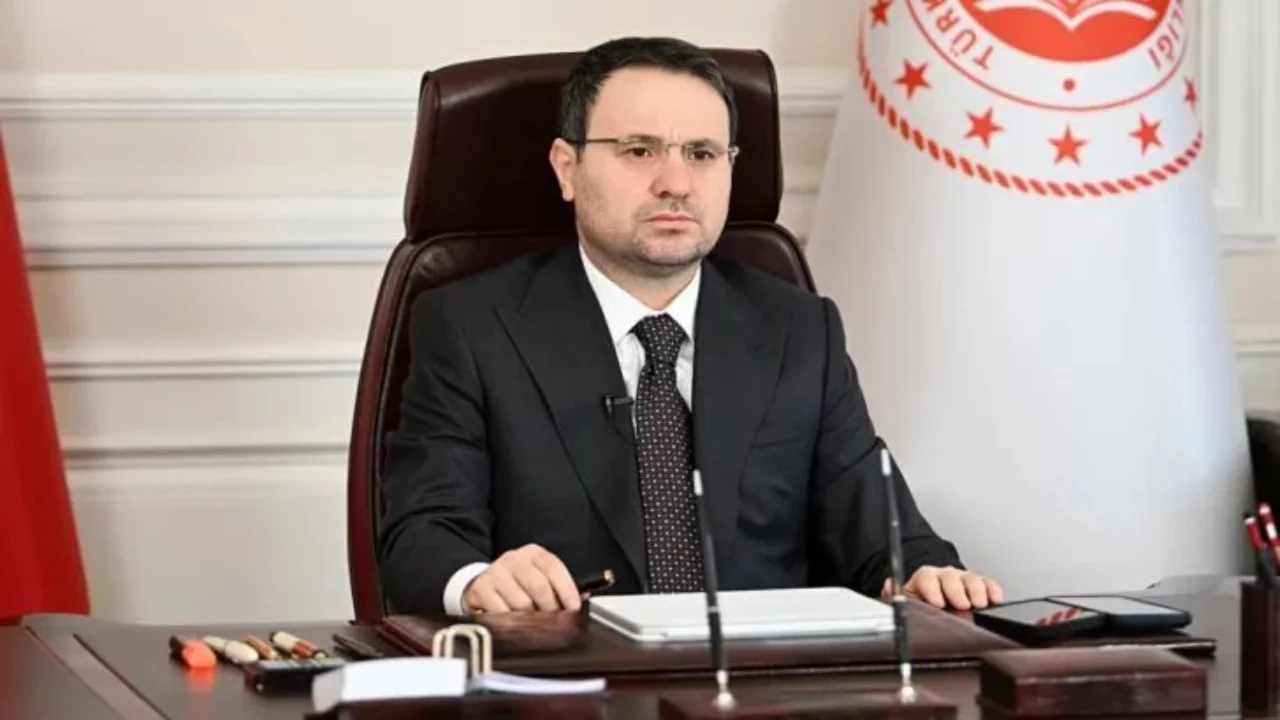 Bakan G&uuml;rlek'ten flaş a&ccedil;ıklama! 
