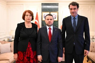 Bakan G&uuml;rlek Uğur Mumcu&rsquo;nun ailesi ile bir araya geldi