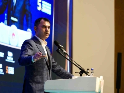 Bakan Kurum: "T&uuml;m idari s&uuml;re&ccedil;leri dijitalleştireceğiz"