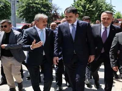 Bakan Kurum: Sapanca G&ouml;l&uuml;'ndeki ka&ccedil;ak yapıları kaldırıp doğal dokuyu ortaya &ccedil;ıkaracağız