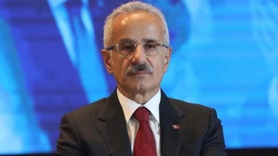 Bakan Uraloğlu: H&uuml;rm&uuml;z'deki 8 gemimiz i&ccedil;in &ccedil;alışma y&uuml;r&uuml;t&uuml;yoruz