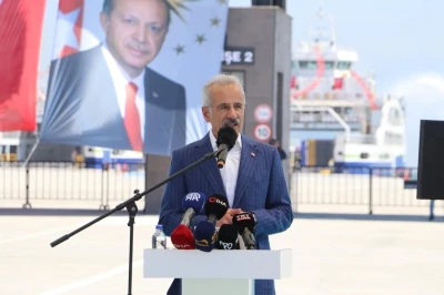 Bakan Uraloğlu: İstanbul-&Ccedil;anakkale arası ulaşım s&uuml;resi 3,5 saatten 2 saate d&uuml;şecek