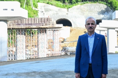 Bakan Uraloğlu Trabzon G&uuml;ney &Ccedil;evre Yolu&rsquo;nda