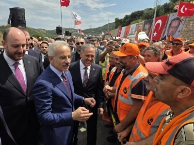 Bakan Uraloğlu: Yalova-Armutlu Yolu seyahat s&uuml;resini 1 saatten 30 dakikaya d&uuml;ş&uuml;rd&uuml;k