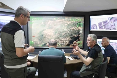 Bakan Yardımcısı ve Bursa protokol&uuml; orman yangınlarını yakından takip ediyor