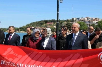 Bakan Yardımcısı Yenig&uuml;n, "Aileleri g&uuml;&ccedil;lendirmek, T&uuml;rkiye&rsquo;nin geleceğini g&uuml;&ccedil;lendirmek olarak d&uuml;ş&uuml;n&uuml;yoruz"
