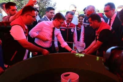 Bakan Yumaklı Bolu'da &uuml;reticilerle buluştu