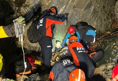  Balaban Şelalesi civarında d&uuml;şen gen&ccedil; yaşamını yitirdi 