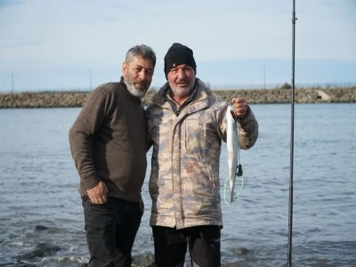 Balık kafesi patladı vatandaşlar h&uuml;cum etti