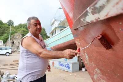 Balık&ccedil;ılar, teknelerini yeni sezona hazırlıyor