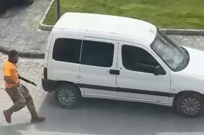 Balıkesir&rsquo;de hurdacıyı t&uuml;fekle vuran saldırganın ka&ccedil;tığı anın g&ouml;r&uuml;nt&uuml;leri ortaya &ccedil;ıktı
