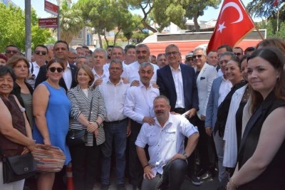 Balıkesir'de il başkanı, 20 il&ccedil;e başkanı ve 12 belediye başkanı istifa ederek Yeni Parti'ye ge&ccedil;ti