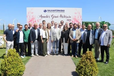 BALKANT&Uuml;RKSİAD &uuml;yeleri 'Anneler G&uuml;n&uuml;'n&uuml; kutladı