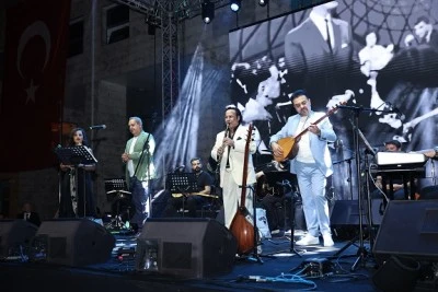 Barışın sesi Nil&uuml;fer&rsquo;den y&uuml;kseldi