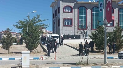 Barışmaya giderken &ouml;ld&uuml;r&uuml;len anne ve oğulları defnedildi