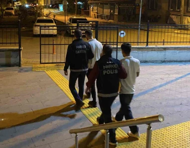 Bartın&rsquo;da uyuşturucu operasyonu: 8 g&ouml;zaltı