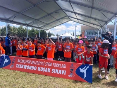Başakşehir&rsquo;de &ccedil;ocuk maratonunu renkli g&ouml;r&uuml;nt&uuml;lere sahne oldu
