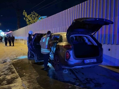 Başakşehir&rsquo;de iki ara&ccedil; kafa kafaya &ccedil;arpıştı: 5 yaralı
