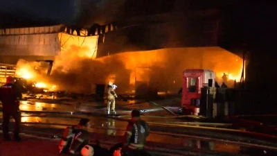 Başakşehir'de sanayi b&ouml;lgesinde  yangın s&ouml;nd&uuml;r&uuml;ld&uuml;