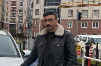 Başına demir plaka d&uuml;şen iş&ccedil;i &ouml;ld&uuml;; 3 g&ouml;zaltı