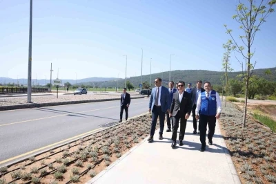 Başkan Aras, tamamlanan yol &ccedil;alışmalarını inceledi

