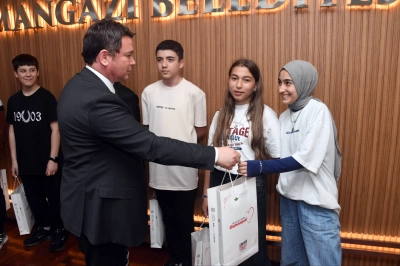 Başkan Aydın, LGS&rsquo;ye hazırlanan &ouml;ğrencileri ağırladı