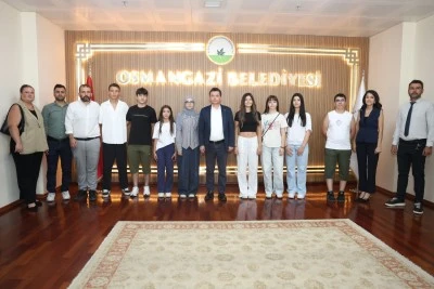 Başkan Aydın, &uuml;cretsiz LGS kurslarının başarını &ouml;ğrencilerini kutladı
