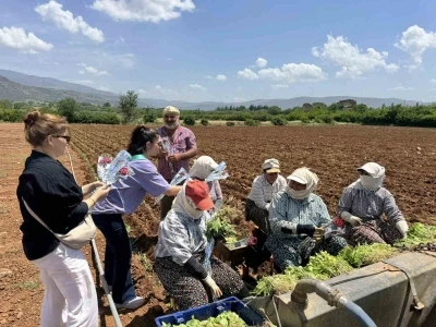 Başkan B&uuml;y&uuml;kyapıcı, anneleri unutmadı
