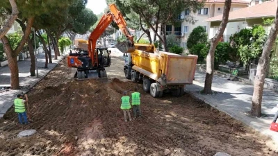 Başkan &Ccedil;er&ccedil;ioğlu t&uuml;m il&ccedil;elerde yol yapım &ccedil;alışmalarını s&uuml;rd&uuml;r&uuml;yor
