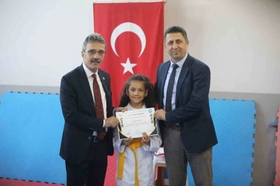 Başkan Din&ccedil;: "&Ccedil;ocuklarımız i&ccedil;in en g&uuml;zel aktivite spordur"
