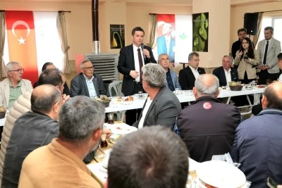 Başkan Erkan Aydın mahalleleri geziyor sorunlar &ccedil;&ouml;z&uuml;l&uuml;yor 