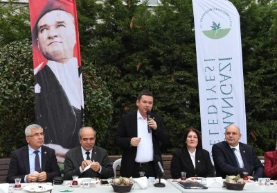 Başkan Erkan Aydın Yenibağlar Mahallesini ziyaret etti