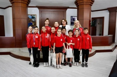 Başkan Gen&ccedil;ay, Didimli milli sporcuları ağırladı
