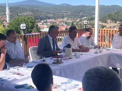 Başkan Haşim Arıkan muhtarlarla buluştu