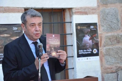 Başkan K&uuml;nkc&uuml;, ahilik k&uuml;lt&uuml;r&uuml;n&uuml; kitapla geleceğe taşıdı