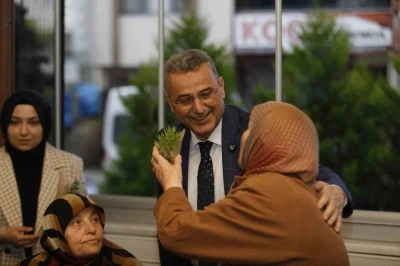 Başkan Kurnaz, anneleri unutmadı
